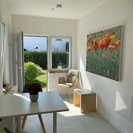 Sonniges Im Garten, In Zentraler Lage *